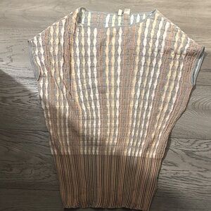 Moth Textured Knit Cap-Sleeve Tank in Peach, Cream & Gray